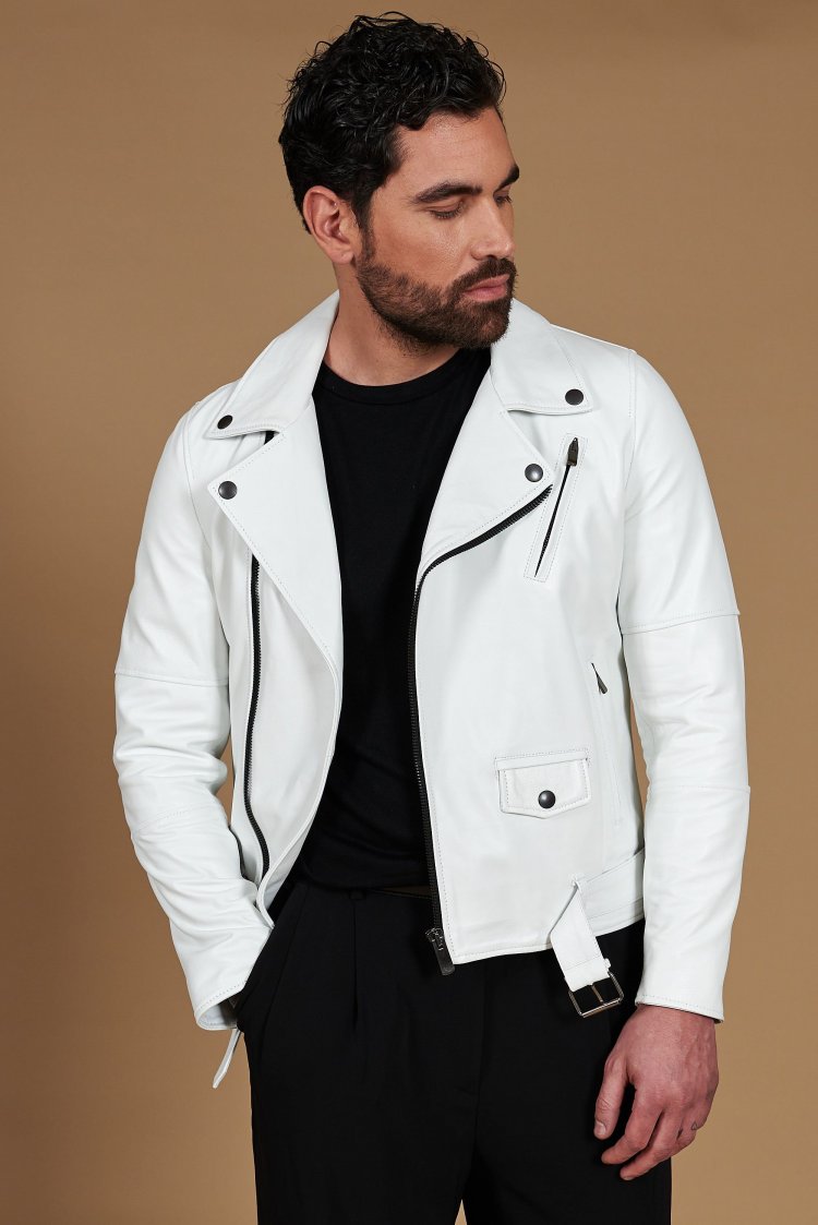 Chiodo biker in pelle...