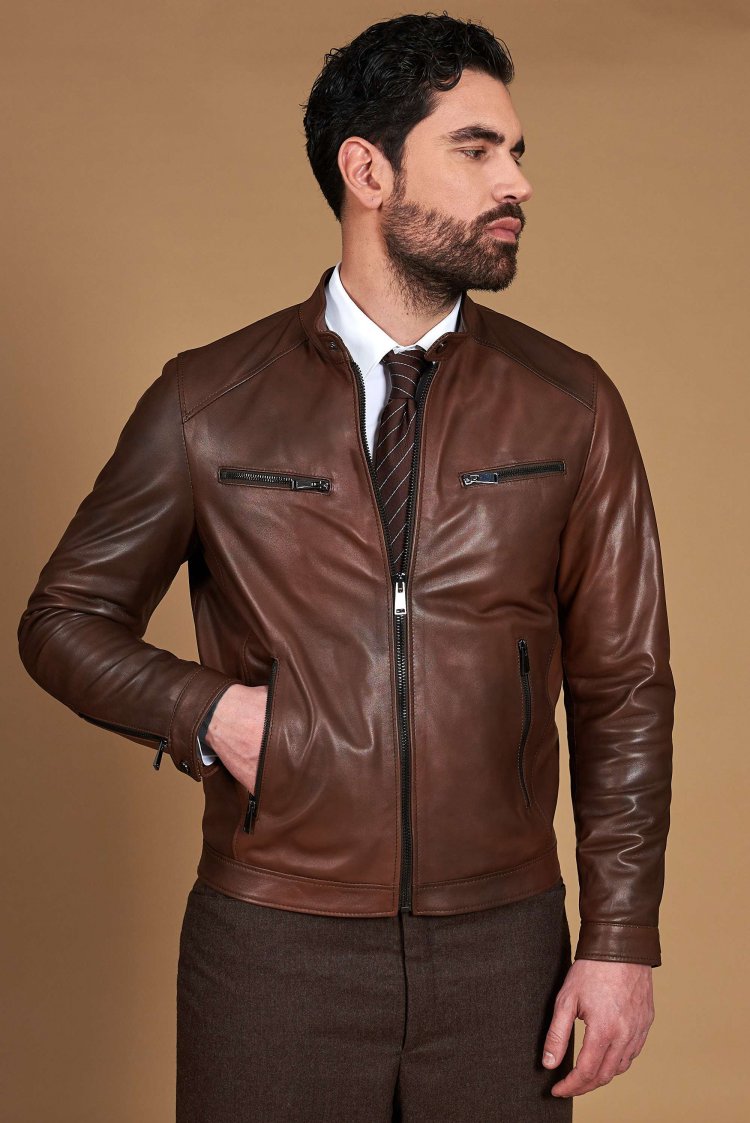 Giacca in pelle marrone...