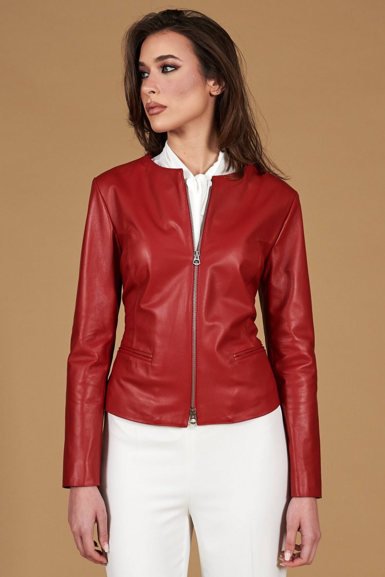 Giacca in pelle rossa...