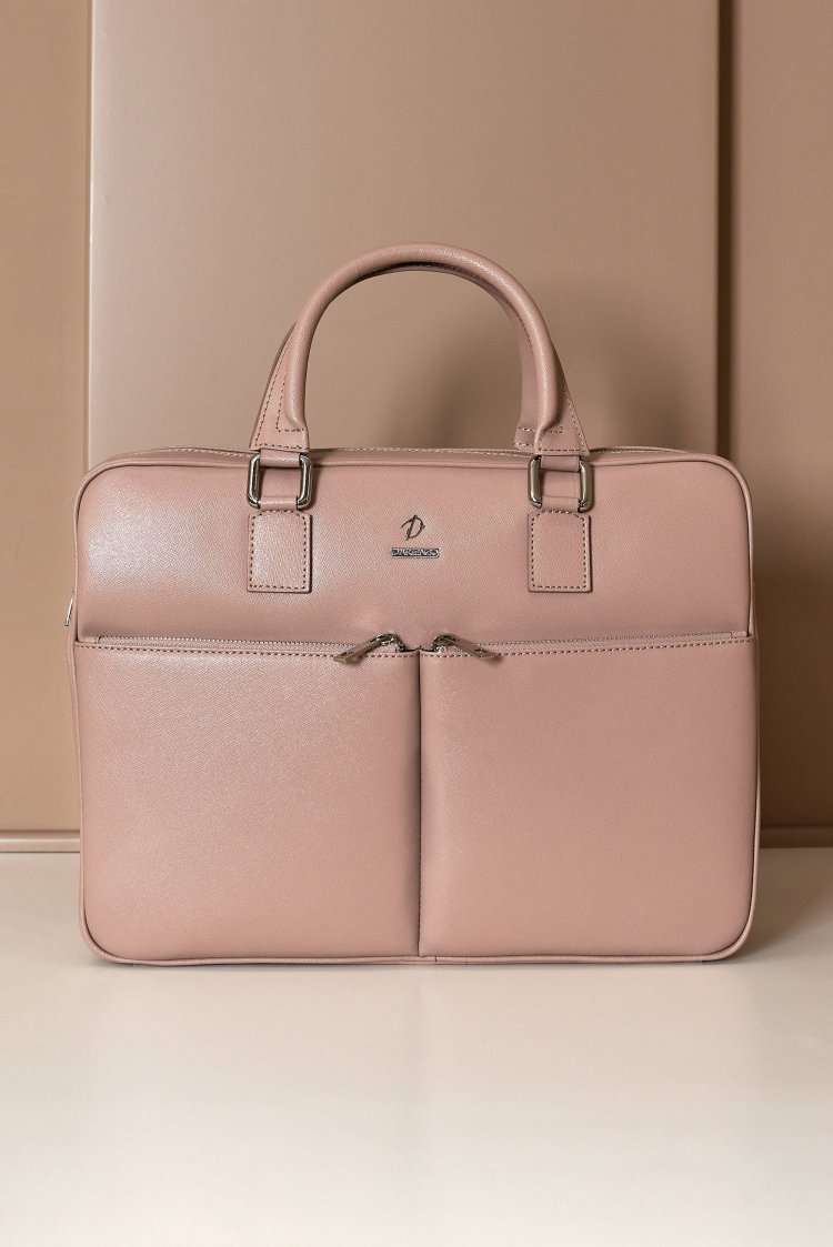 Borsa Ventiquattrore in pelle di vitello beige saffiano doppia tasca