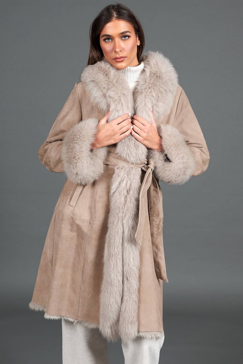 Cappotto in montone scamosciato beige...
