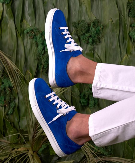 Sneakers in pelle scamosciata blu elettrico da uomo