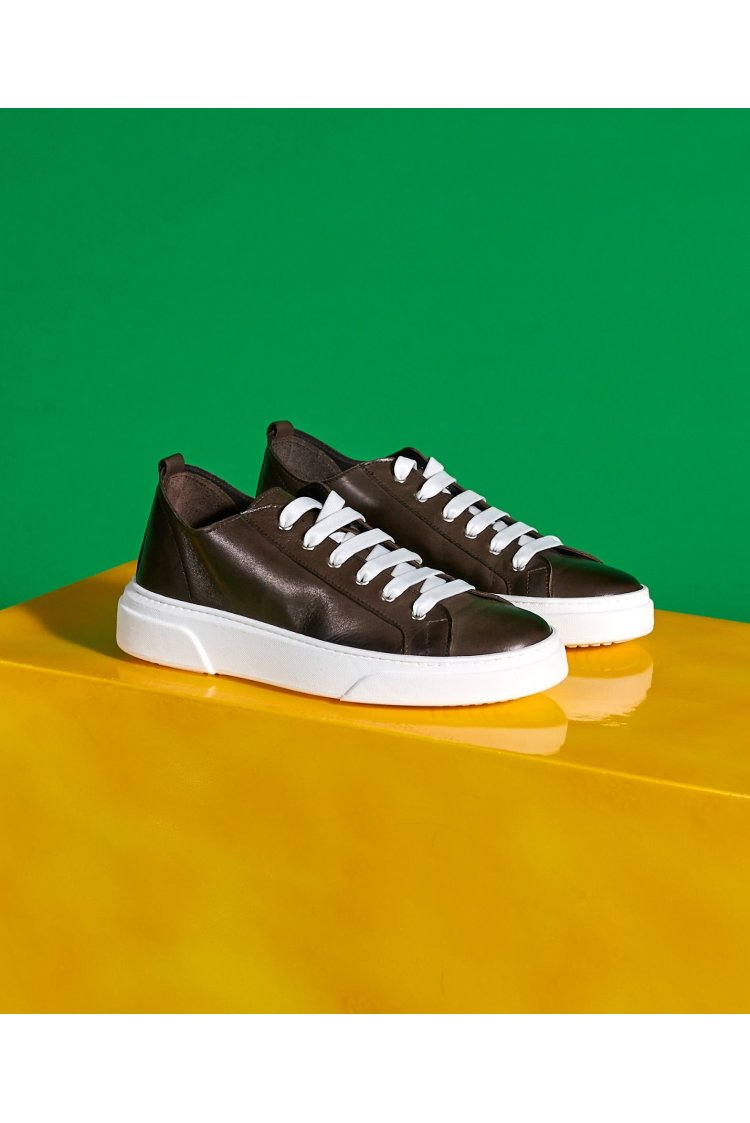 Sneakers in pelle fango da uomo